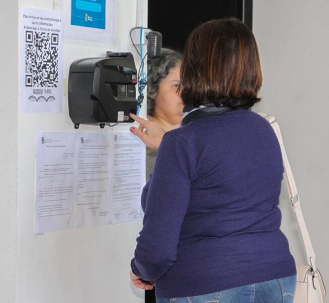 Barra Mansa implanta ponto eletrônico para servidores da administração pública