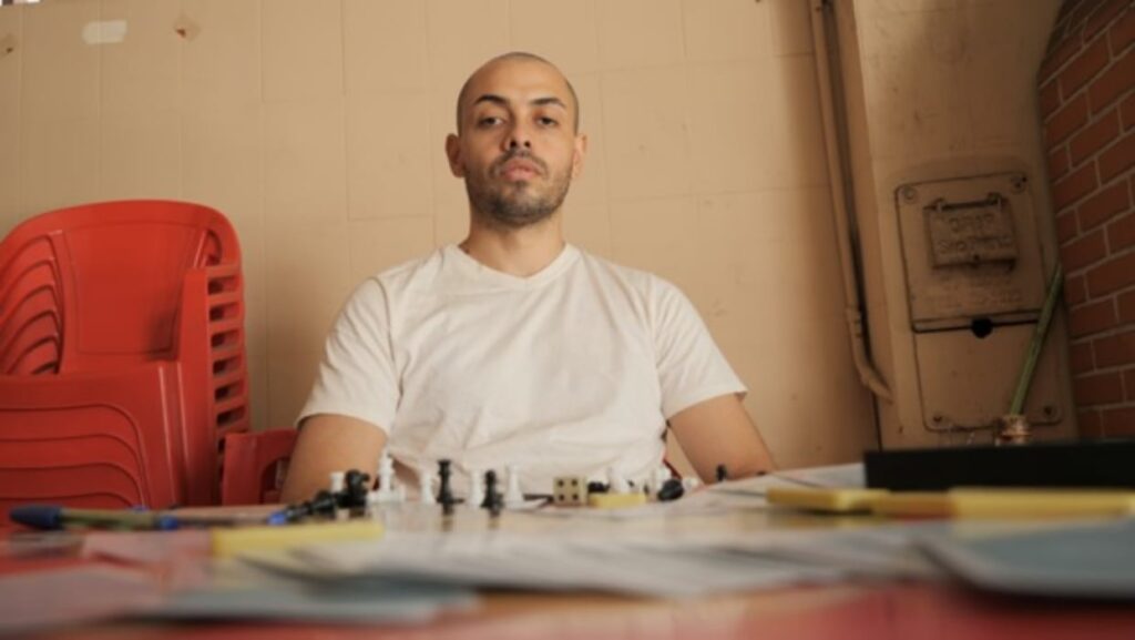 BONSAI aposta tudo no segundo álbum e transforma o rap em roleta russa emocional