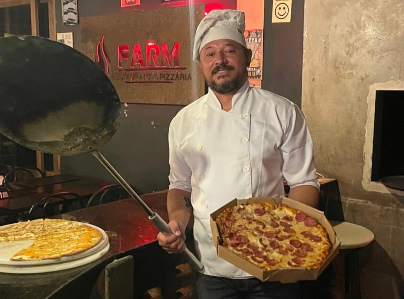 Farm Restaurante & Pizzaria oferece rodízio com mais de 70 sabores em Penedo