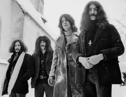 Jack Black recria icônica performance de “Mr. Crowley” com jovens promessas do Rock em homenagem a Ozzy Osbourne